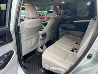 Toyota Highlander Hybrid 2019