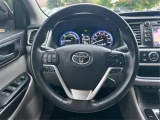 Toyota Highlander Hybrid 2019