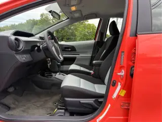 Toyota Prius c 2014