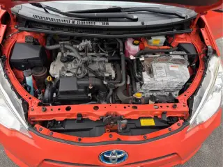Toyota Prius c 2014