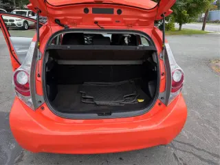 Toyota Prius c 2014