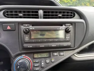 Toyota Prius c 2014