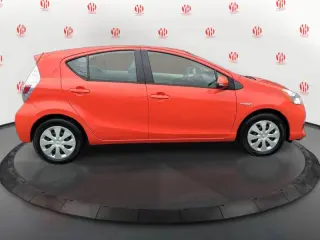 Toyota Prius c 2014