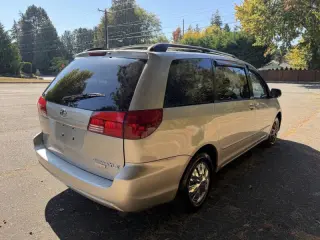 Toyota Sienna 2005
