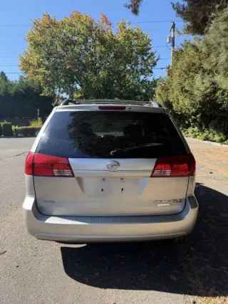 Toyota Sienna 2005