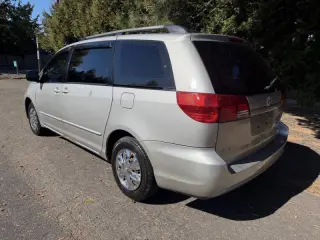 Toyota Sienna 2005