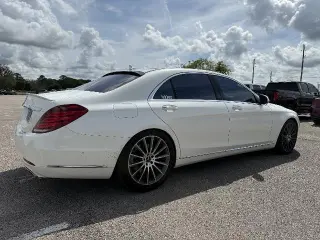 Mercedes-Benz Clase S 2015 S 550 Sedán de 4 puertas