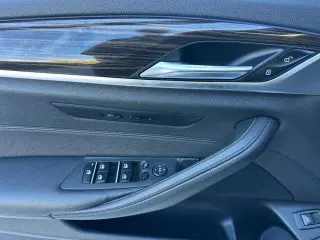 BMW Serie 5 2019 530e iPerformance Sedán 4 puertas