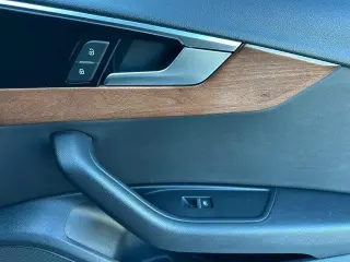 Audi A4 2023 AWD quattro Premium 40 TFSI 4p Sedan