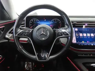 Mercedes-Benz Clase E 2025 AWD E 350 4MATIC Sedán de 4 puertas