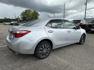 Toyota Corolla 2015 LE 4dr Sedán