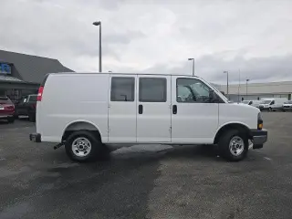 GMC Savana 2025 2500 3dr Cargo Van