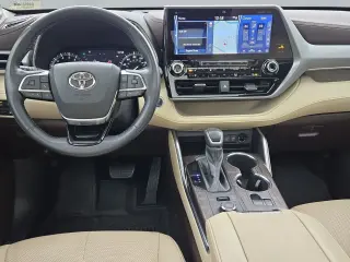 Toyota Highlander 2021 AWD Platinum 4dr SUV