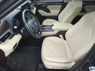 Toyota Highlander 2021 AWD Platinum 4dr SUV