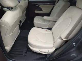 Toyota Highlander 2021 AWD Platinum 4dr SUV