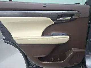 Toyota Highlander 2021 AWD Platinum 4dr SUV