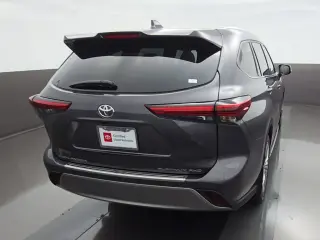Toyota Highlander 2021 AWD Platinum 4dr SUV