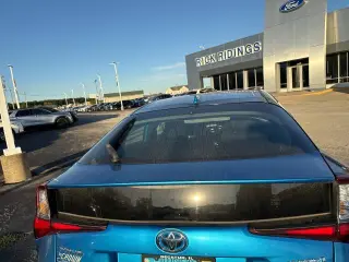 Toyota Prius 2019 LE 4p Hatchback
