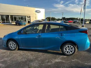 Toyota Prius 2019 LE 4p Hatchback