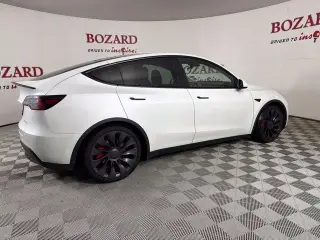Tesla Model Y 2022 AWD Performance 4dr Crossover