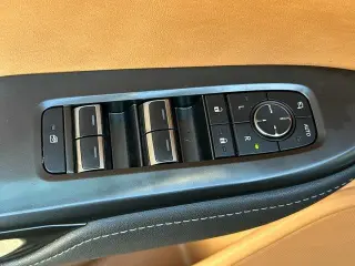 Lexus RZ 450e 2023 AWD Premium 4p Crossover con ruedas de 18 pulgadas