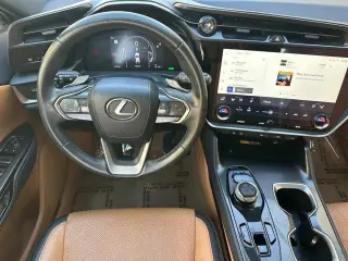 Lexus RZ 450e 2023 AWD Premium 4p Crossover con ruedas de 18 pulgadas