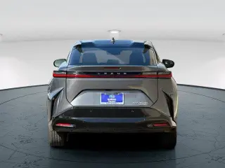 Lexus RZ 450e 2023 AWD Premium 4p Crossover con ruedas de 18 pulgadas