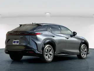 Lexus RZ 450e 2023 AWD Premium 4p Crossover con ruedas de 18 pulgadas