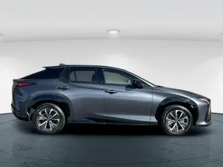 Lexus RZ 450e 2023 AWD Premium 4p Crossover con ruedas de 18 pulgadas
