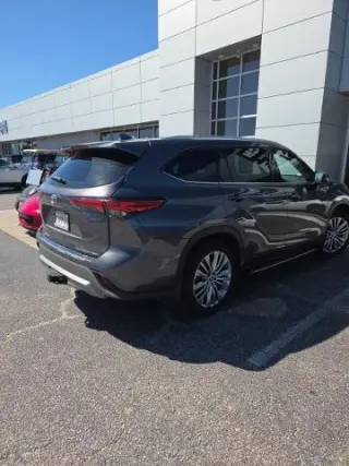 Toyota Highlander 2023 AWD Platinum 4dr SUV