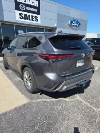 Toyota Highlander 2023 AWD Platinum 4dr SUV