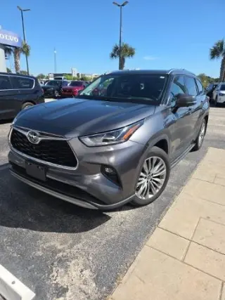 Toyota Highlander 2023 AWD Platinum 4dr SUV