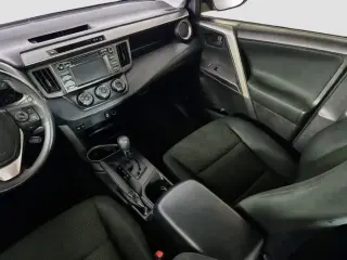 Toyota RAV4 2018 LE 4dr SUV