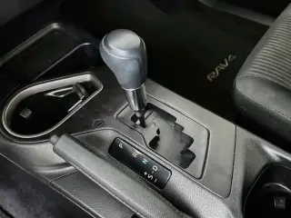 Toyota RAV4 2018 LE 4dr SUV