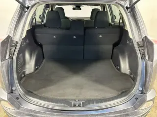 Toyota RAV4 2018 LE 4dr SUV
