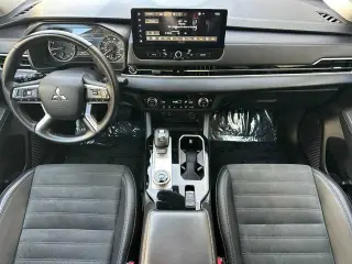 Mitsubishi Outlander 2025 SE 4dr SUV