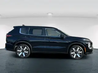 Mitsubishi Outlander 2025 SE 4dr SUV