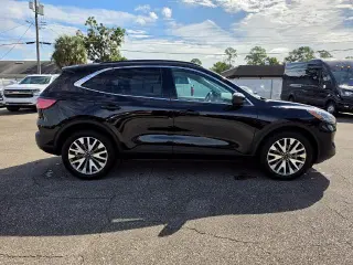 Ford Escape Hybrid 2022 AWD Titanium 4dr SUV