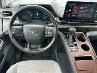 Toyota Sienna 2024 AWD LE 8 Pasajeros 4 Puertas Minivan