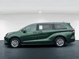 Toyota Sienna 2024 AWD LE 8 Pasajeros 4 Puertas Minivan