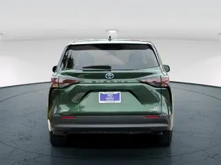 Toyota Sienna 2024 AWD LE 8 Pasajeros 4 Puertas Minivan