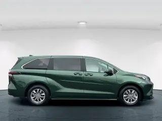 Toyota Sienna 2024 AWD LE 8 Pasajeros 4 Puertas Minivan