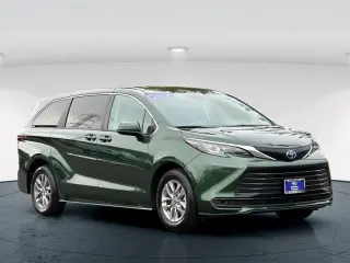 Toyota Sienna 2024 AWD LE 8 Pasajeros 4 Puertas Minivan