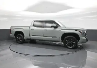 Toyota Tundra 2024 4x4 Platinum 4p CrewMax Cab Pickup LB