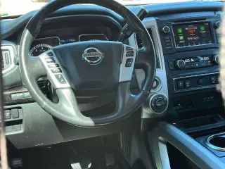 Nissan Titan 2019 4x4 S 4dr Crew Cab