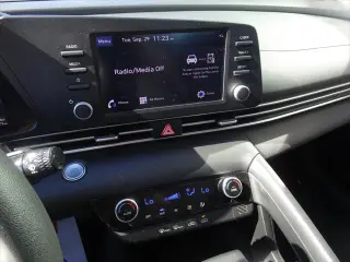 Hyundai ELANTRA 2023 SEL 4p Sedan
