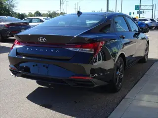 Hyundai ELANTRA 2023 SEL 4p Sedan