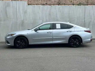 Lexus ES 300h 2024 F SPORT Design 4dr Sedan
