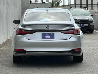 Lexus ES 300h 2024 F SPORT Design 4dr Sedan