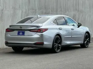 Lexus ES 300h 2024 F SPORT Design 4dr Sedan